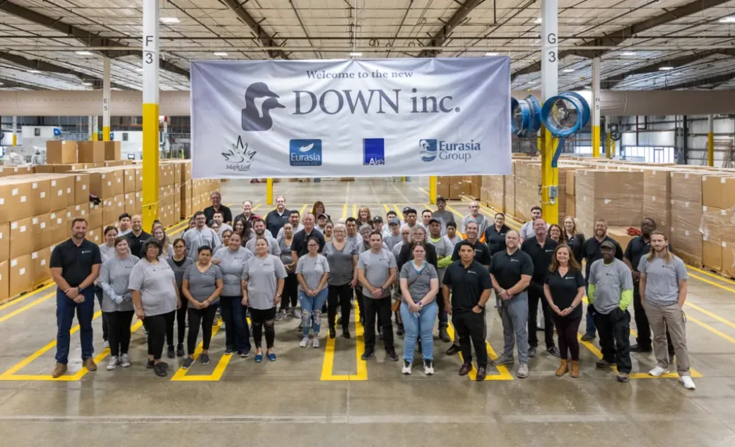 19-Down Inc Grand Opening-3882 Down Inc team photo